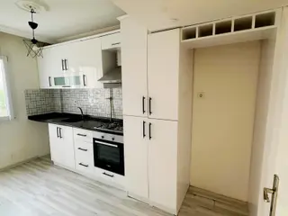 Bahçelievler Palmiyeli Sokakta 2+1 100m2 Doğalgazlı Kiralık Dair