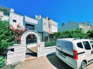 Uytundan Güre Fenerde Denize 150 Metre Bahçeli 4+1 Villa