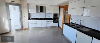 Ataşehir Merkezde 150 M² Ferah 3+1 Kiralık Daire