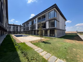 Molla Team'den Satılık 1+1 Havuz Cepheli 40 M2 Daire