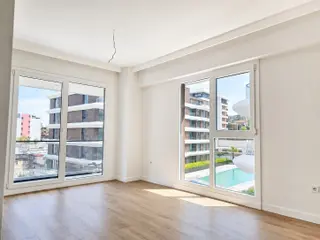 Elegantpark E1 Blokta Satılık Köşe Havuz Cepheli 1+1