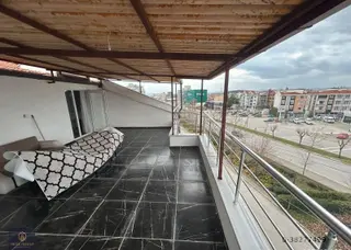 Hega İnvest-izmir Yolu Geniş Teraslı Asansörlü 2+1 Eşyalı Daire