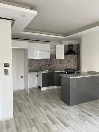 Adana Sarıçamda Stadyum Yolunda Bulvar Üzerinde Ofis Ve Ev İçin Tasarlanmış Kiralık 2+1 Daire