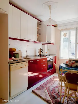 Gemlik'te Deniz Manzaralı Ve Geniş Balkonlu 3+1 Daire