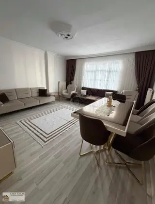 Sefaköy İnönü Mahallesi Satılık 4kat 2 + 1 Geniş Kullanışlı