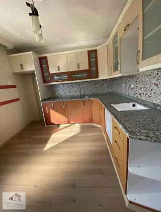 Aw'den 2+1 Doğalgazlı Cadde Üzeri Ebeveyn Banyolu 100 M2 Kiralık