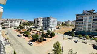 Hadi Gayrimenkulden Yenibeşevlerde Satılık Park Cepheli 3+1 Dair