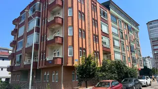 Çamlıcadan Sahile Ve Toplu Ulaşıma Çok Yakın 3+1 Kiralık Daire