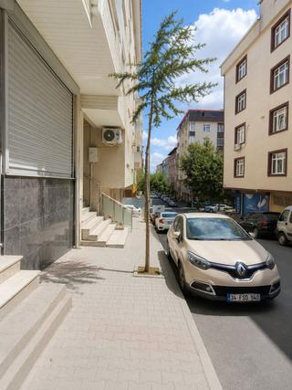 75. Yıl Mahallesi’nde Merkezi Konumda Kiralık Dükkan