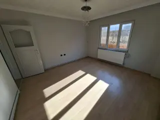 Yeşilova'da Sıfır Ayarında Komple Yenilenmiş Daire