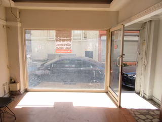 Fiyat Düştü ! 4.levent Emniyetevlerinde 90m2 Kiralık Dükkan