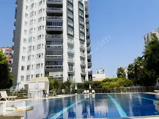 Ahmet Kara'dan Yeni Mah.'de 3+1 Havuzlu Site İçi Satılık Daire