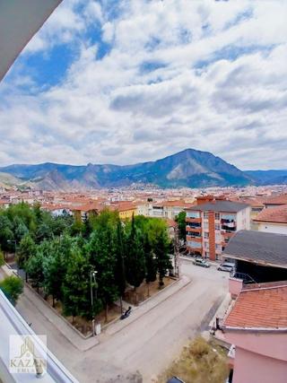 Şeyhcui Mahallesinde 150m² 4+1 Fırsat Daire