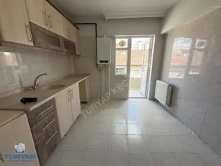 Atapark Göbek'de 3+1 Bağımsız Bakımlı 3.kat Geniş Satılık Daire