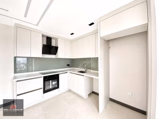 Işıklar Caddesinde 1+1 Arakat Sıfır Daire