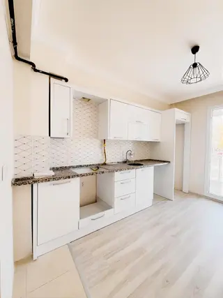 Muradiye Site İçinde 2+1 Kapalı Mutfak Boyanıp Teslim Edilecek