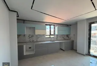 Metrobüse 5-10 Dk Yürüme Mesafesi'nde Ebeveyn Banyolu Kapalı Otoparklı 3+1 Fırsat Dairemiz