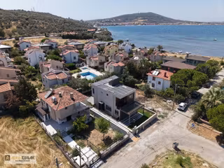 Ayvalıkta 5+1 Tripleks Müstakil Villa Havuz Sauna Güneş Enerji