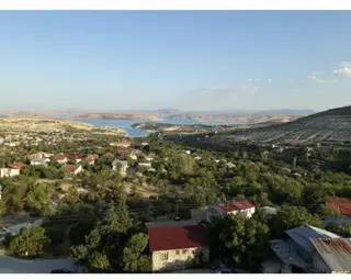 Acil Satılık | Göl Manzaralı | Villa Yatırımına Uygun Arsa