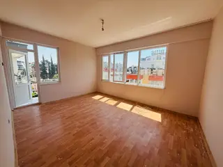 Önü Açık Güney-doğu Cepheli Asansörlü Arakat 2+1