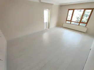Cadde Üzeri 3+1 Bağımsız Metro Yakını Katta Yapılı Masarfsız Daire Tuğrul Emlak'tan