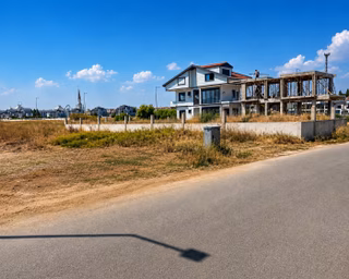 Denize 1500 M. Serik Kadriye'de Satılık 4200 M2 Arsa. Dikkat