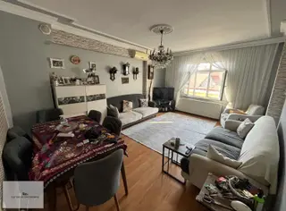 Elif Emlaktan Eşyalı 2+1 Metrobüse Yakın Daire
