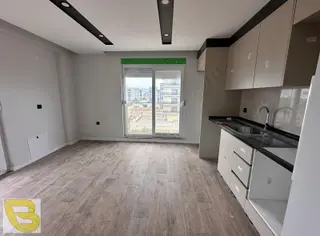 Nuray Ayhan'dan Yeniköy Merkezde 1+1 Kiralık Daire