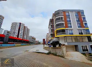 Tramvay Durağı Karşısı 60 Metrelik 1+1 Eşyalı