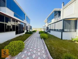 Ayvalık Küçükköy'de Havuzlu Butik Sitede Bahçe Katı 2+1 Daire