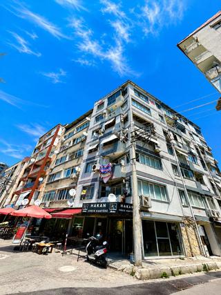 Bayraklı Belediye Yakınında Deniz Manzaralı Kiralık 3+1 Daire