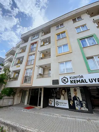Yaşam Gayrimenkul'den Ana Caddeye Yakın 2+1 Eşyalı Kiralık Daire