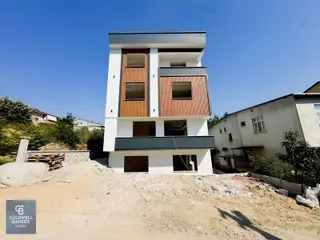 Piyalepaşada Merkezi Konumda Arakat Yerden Isıtmalı Satılık