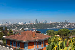 Üsküdar Beylerbeyi 'nde 1200 M2 Bahçeli Boğaz Manzaralı Kiralık Villa