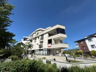 Referans'tan Tek Yetkili Akçay'da Ön Cephe Ayrı Mutfak Doğa Manzaralı 1+1 Daire