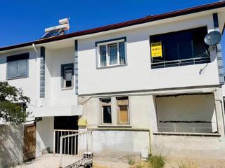 Yahyasaray Evlerinde İçi Dışı Yapılı Doğalgazlı Satılık 3+1