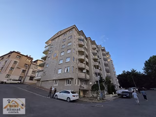 Mevlana Pazar'a Cepheli, Ethem Bey Parkı Yanı Kiralık 3+1 Daire