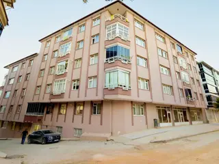Çarşı İçinde Güvenlik Kameralı Kapalı Otoparklı 3+0 Kiralık