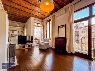 R-one Furnished 1+1 For Rent İn Historical Building On Galata