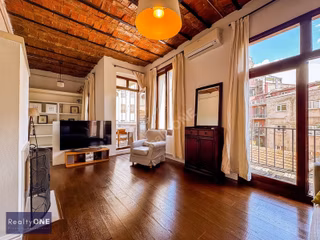 R-one Furnished 1+1 For Rent İn Historical Building On Galata