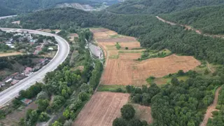 1.380 M2 Satılık Tarla. Çanakakle Bihga Katrancı 0-142 Çaya Ve Köye Yakın Tarla. Çayza 100, Köye