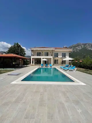 Fethiye Üzümlü Kiralık 7+1 Havuzlu Eşyalı Müstakil Villa