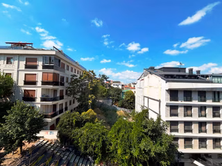 Moda Yoğurtçu Parkı Yanı Sıfır 2.kat Balkonlu 84m2 Satılık 2+1