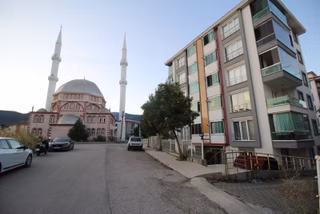 Karabük 5000 Evler Vahdet Cami Yanında Kiralık 2+1 Ara Kat Dair