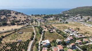 İzmir Ahmetbeyli Sahile Yürüme Mesafedinde 211 M2 Müstakil Bahçeli Yazlık