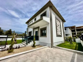 ꧁ay Emlaktan꧂oksijen Deposu Güre Kazdağlarında Satılık 4+1 Bağımsız Müstakil Ev