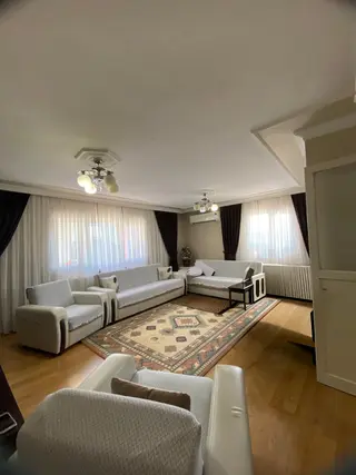 Küçük Çiğli'de, Anadolu Caddesi Üzerinde, 3+1 Satılık Daire