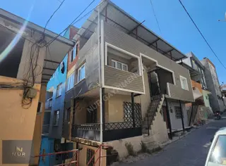Bayraklı Çiçek Mah. 3 Katlı Satılık Bina