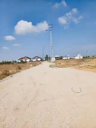 Vesile'den Tepe Konumda Düz Zemin 473 M² Köşe Parsel