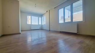 Bayraklı Şehir Hastanesi Yakını Doğalgaz Kombili 3+1 Daire